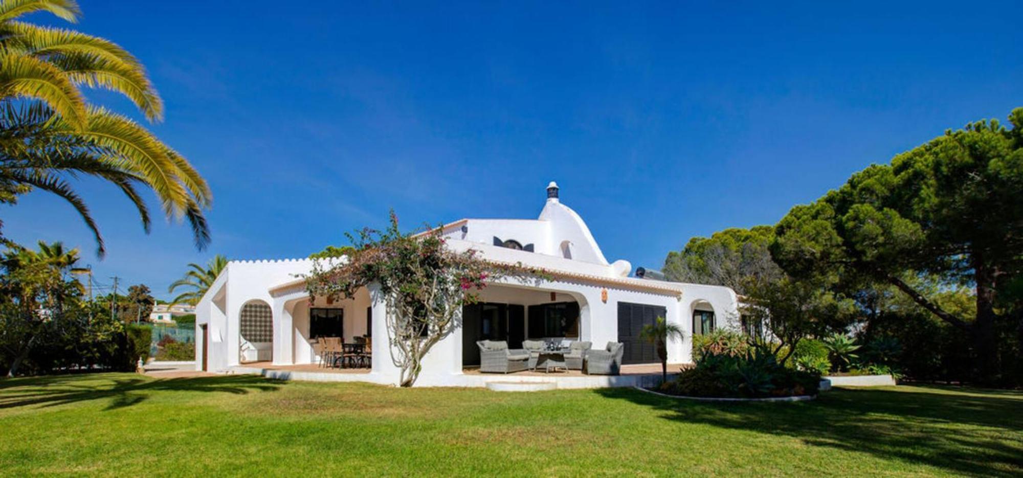 Villa Barlavento - Stunning 4-Bedroom Villa With Tennis Court Карвоейру Экстерьер фото