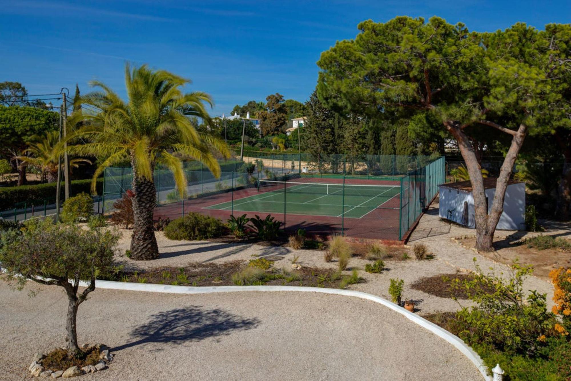 Villa Barlavento - Stunning 4-Bedroom Villa With Tennis Court Карвоейру Экстерьер фото