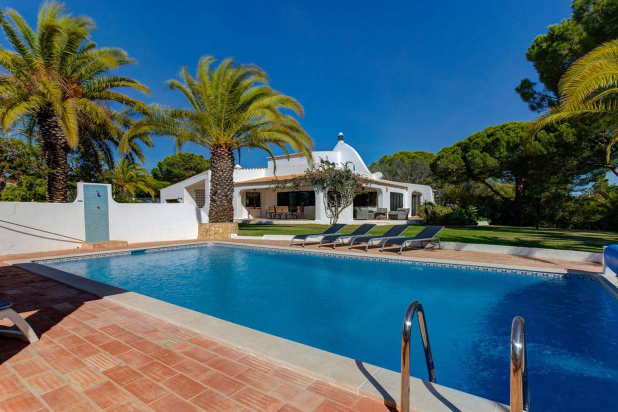 Villa Barlavento - Stunning 4-Bedroom Villa With Tennis Court Карвоейру Экстерьер фото